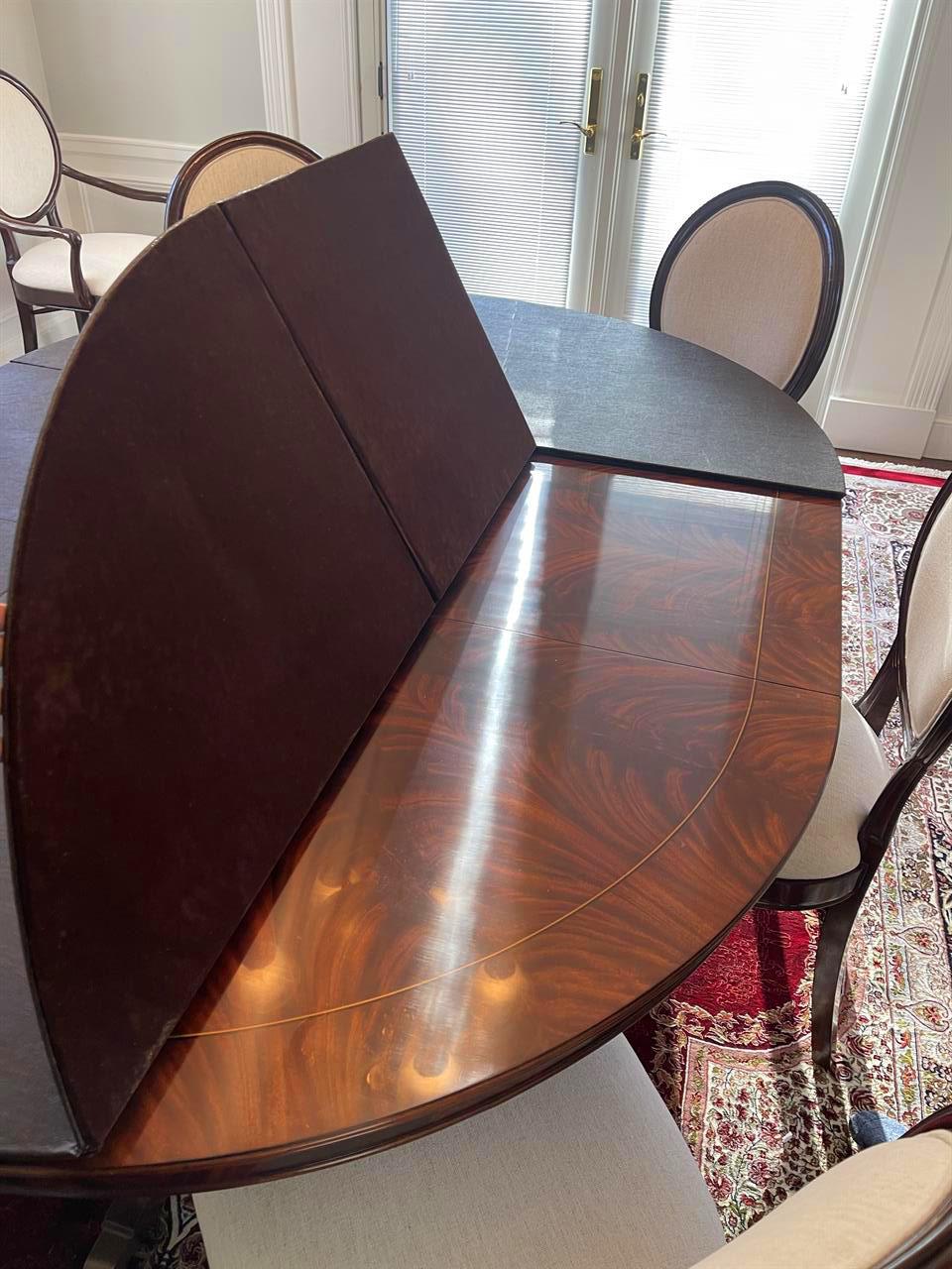 A finished custom table pad.